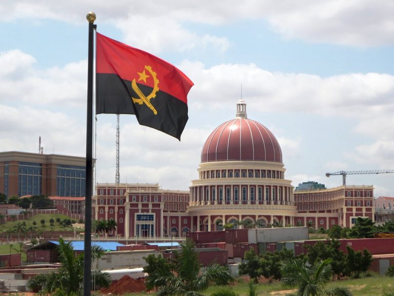 L’Angola entre continuité et incertitudes : les rêves suspendus d’une jeunesse en rupture