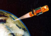 Activités spatiales militaires : tentatives de les encadrer et obstacles à l’évolution de la réglementation existante Image virtuelle d’un laser spatial de l’US Space Command détruisant une cible terrestre – crédit : auteur inconnu via Wikimedia Commons.