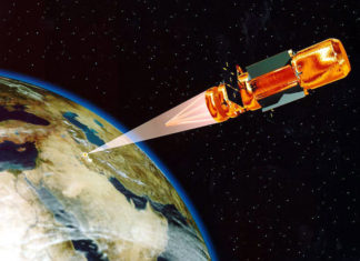 Image virtuelle d’un laser spatial de l’US Space Command détruisant une cible terrestre – crédit : auteur inconnu via Wikimedia Commons.